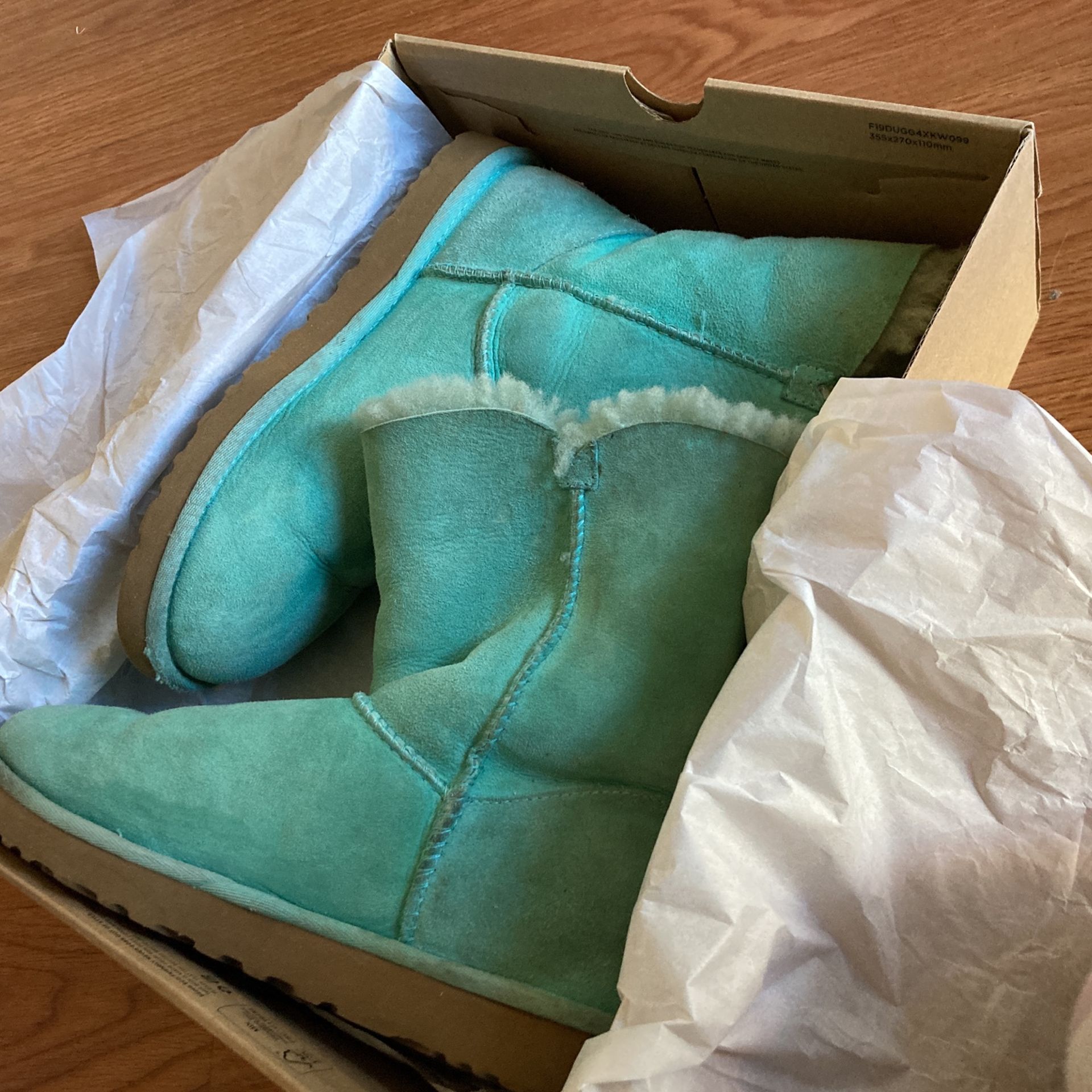 Tiffany hotsell blue uggs