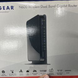 Netgear N600 300 Mbps 4-Port Gigabit Wireless N Router (WNDR3700)
