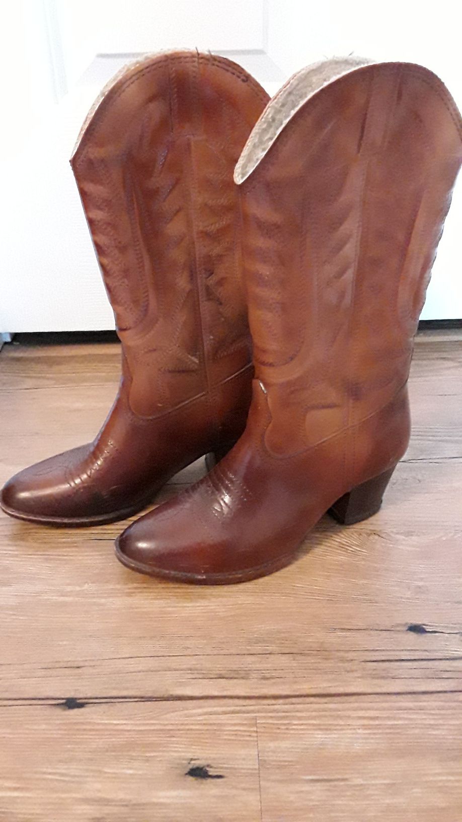 Cowboy boots women size 6