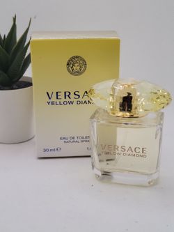 Versace 

Yellow Diamond Eau de Toilette

1 fl ⭐️