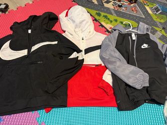 3 boys Nike windbreakers