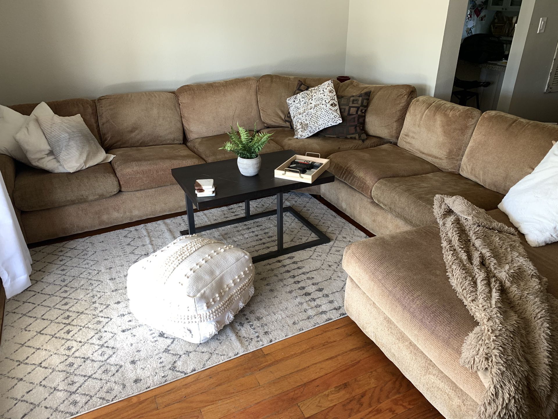 Sectional couch with chaise lounge ~ MUST GO