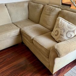 ASHLEY FURNITURE 3-PIECE SECTIONAL SOFA W/ PILLOWS INCLUDED