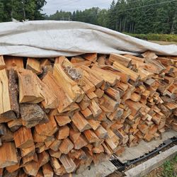 Seasoned FIREWOOD 1/2 Cord Left. FREE DELIVERY, LOCALLY 