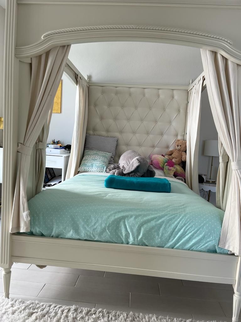 Pottery Barn Blythe Carriage Bed for Sale in Miami, FL - OfferUp