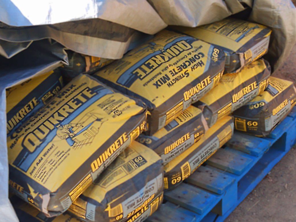 20 Bags Of Quikrete Ready Cement 60 LB Bag