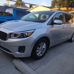 2017 KIA Sedona