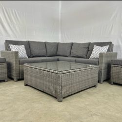 Outdoor seating Set (BRAND NEW) Rust Resistant!