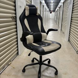 Gaming Chair And Desk 