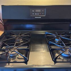 Frigidaire Stove 