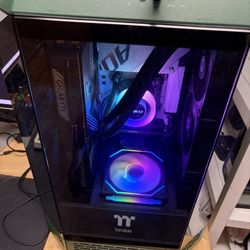 Gaming desktop NVIDIA RTX 5080