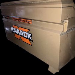 Knaack Job Box 4824 W/ Casters 
