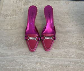 Beautiful Fuchsia Lizard Skin Mules w/Swarovski Crystals
