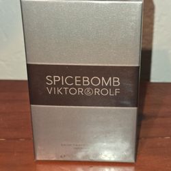 Viktor & Rolf Spicebomb – 3oz