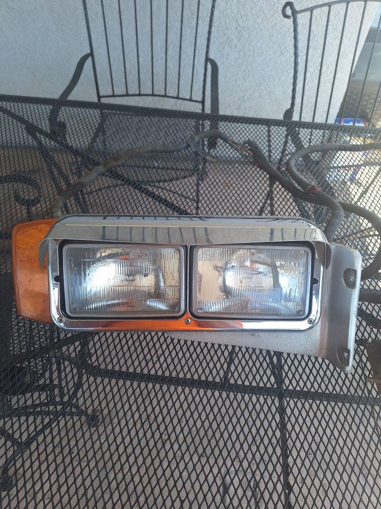 Peterbilt Headlights