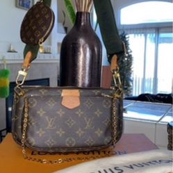 LOUIS VUITTON MULTY POCHETE