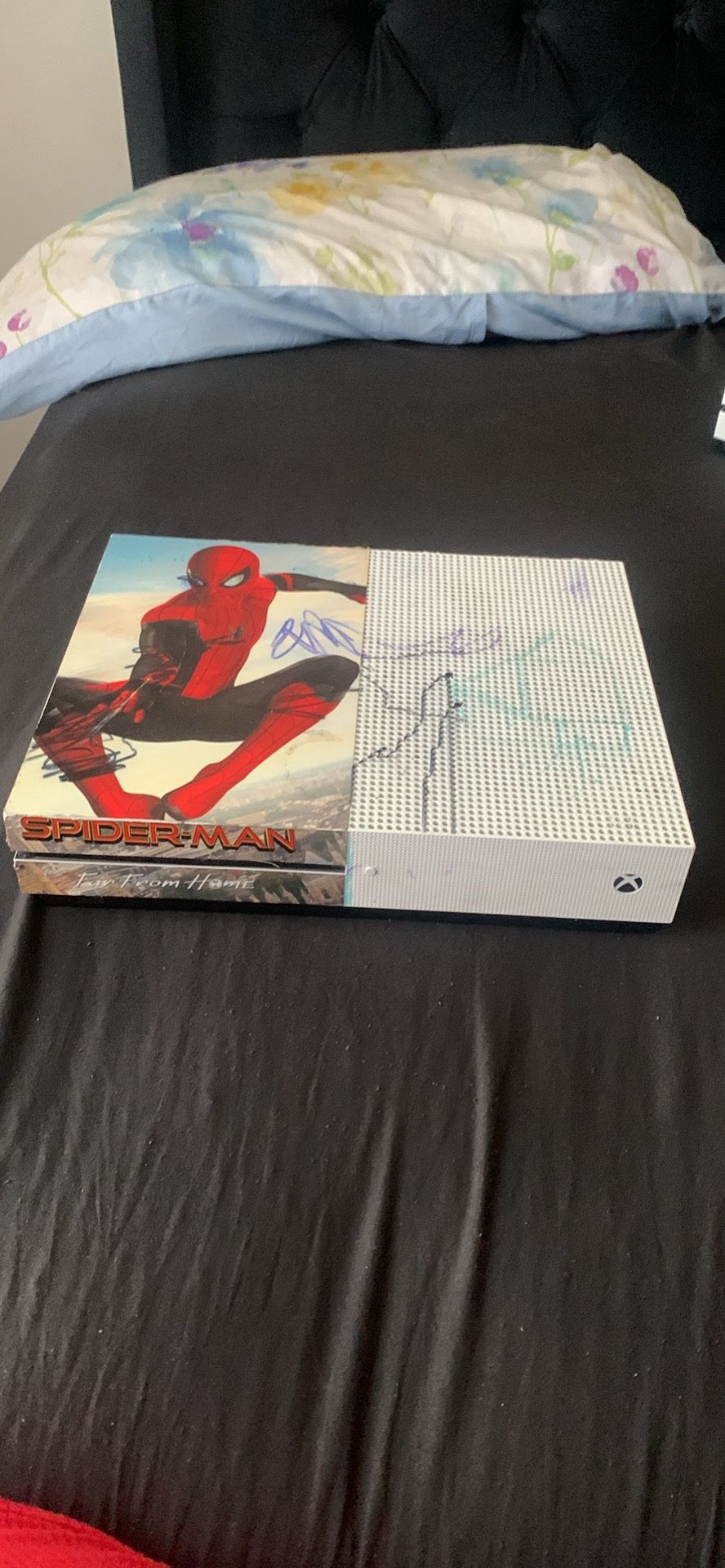 Xbox One S (READ DESCRIPTION)