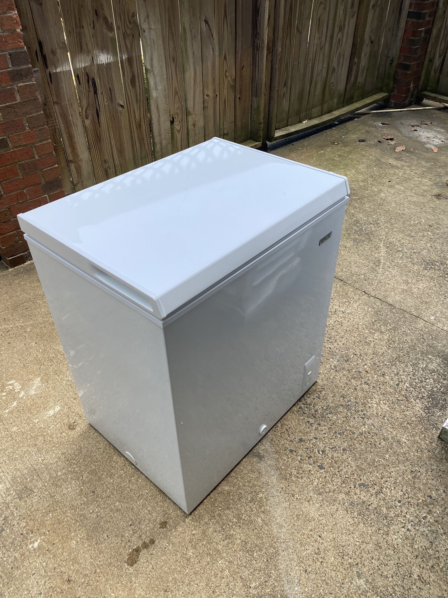 IDYLIS 5.0 Chest Freezer 