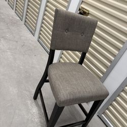 4 Bar Stools 