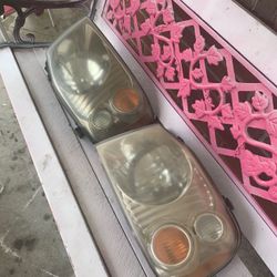 2002 Nissan Frontier headlights