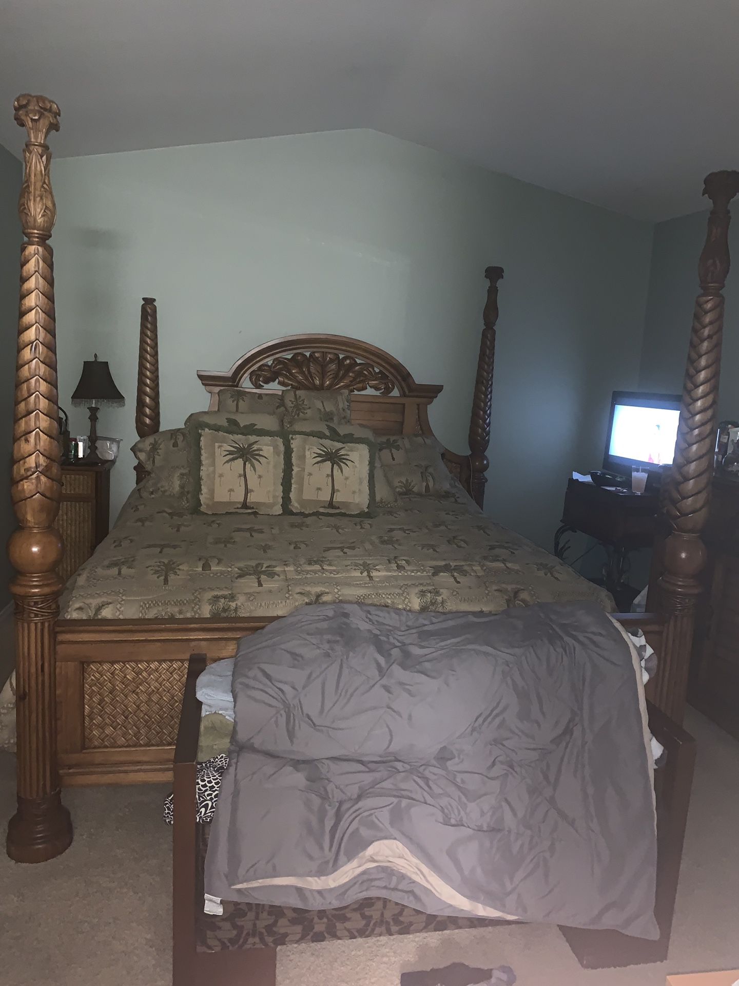 California King Master Bedroom Set