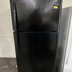 Frigidaire Top And Bottom Refrigerator 