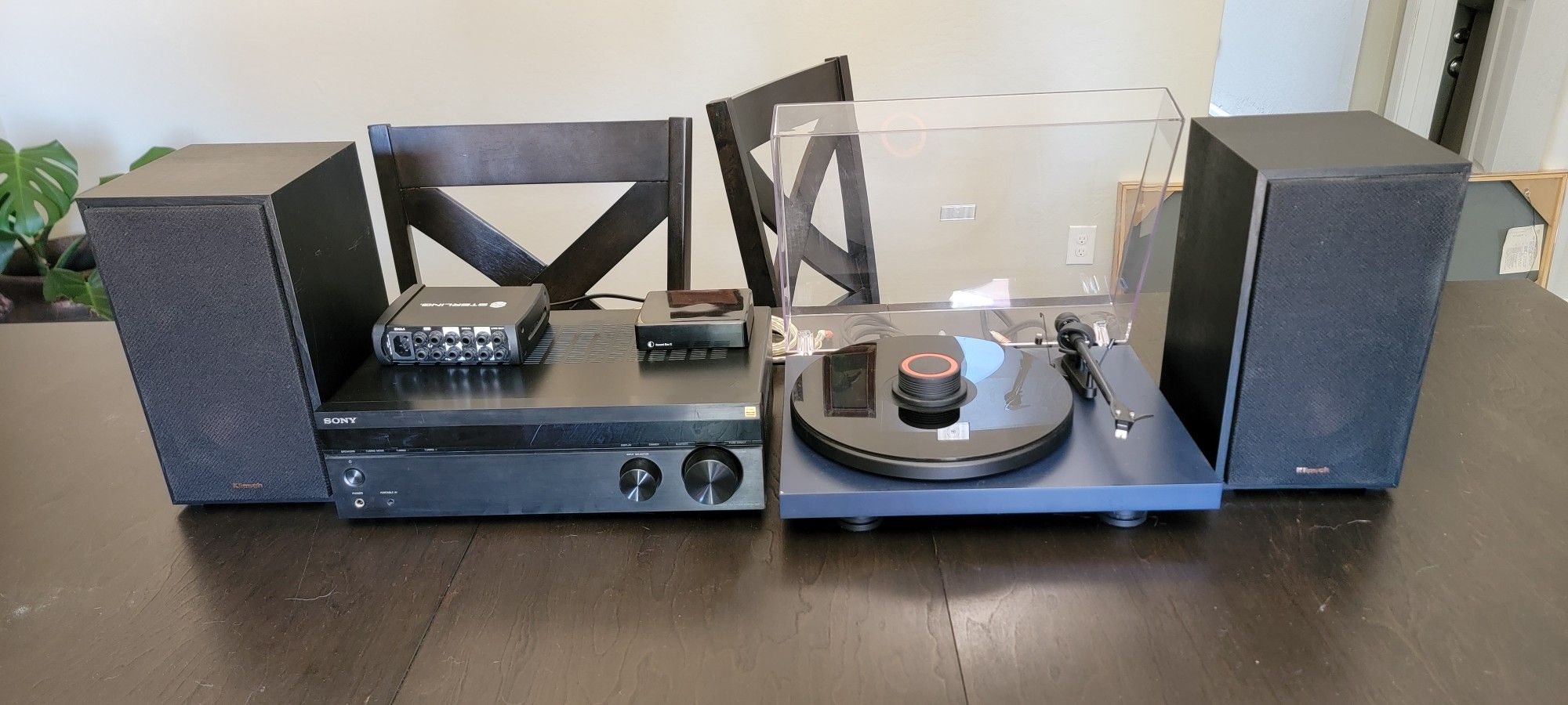 RECORD PLAYER SET UP