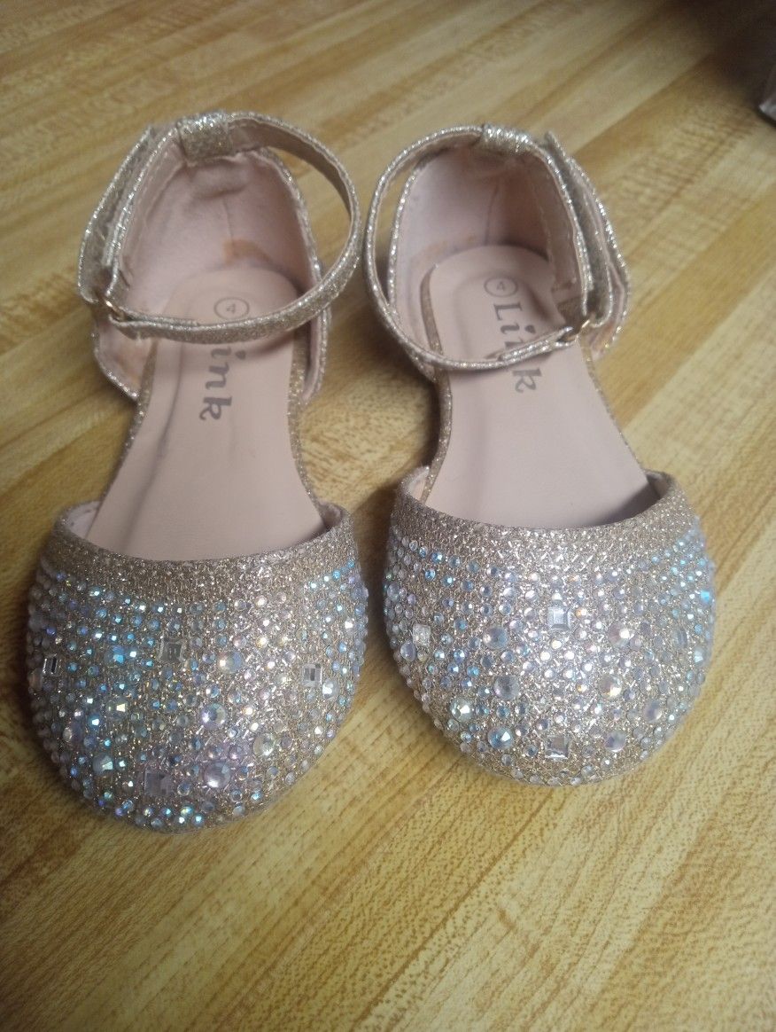 Little Girl Size 4 Gold Sparkly Beautiful Flats