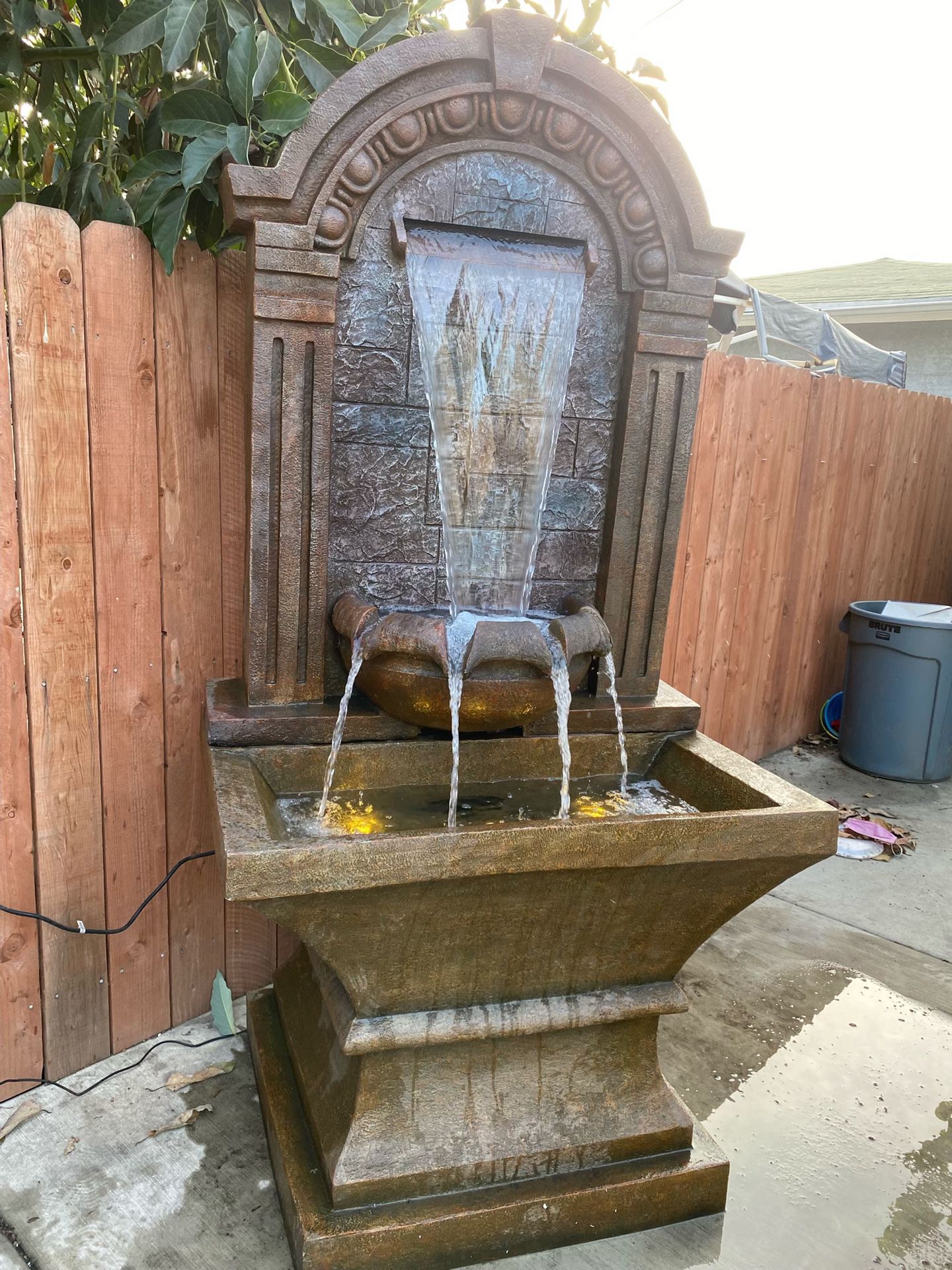 Large Fountain NEED IT GONE ASAP