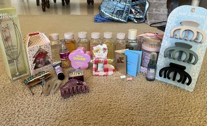 Large Beauty, hair and fragrance bundle!