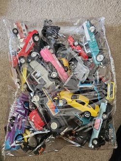 8.5 Pound Bag Of Large 4" Vintage Diecast Cars Trucks Tootsietoy Ertl