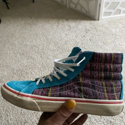 Vans (mens 5.5/women’s 7)