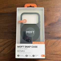 MOFT MOVAS Snap Case for iPhone 17 Pro – Black Vegan Leather (MagSafe)