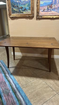 Duncan Phyfe style solid wood table 21”x56”x32”