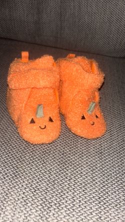 9/12 Baby Slippers