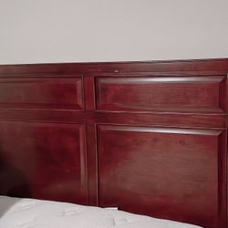 Gorgeous Solid Wood Queen Bedroom Set