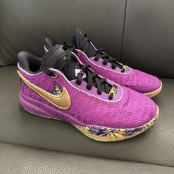 Basketball Tenis Shose Size 7 Youth Used Like New
