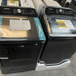 Samsung 5.4 Cu Top Load Washer With Agitator And Gas Dryer Set In Black