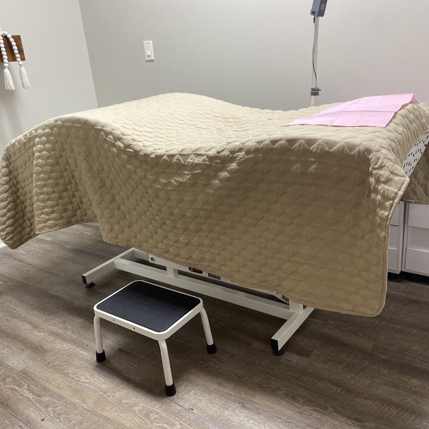 Hydraulic  Aesthetics Table / Lash Bed 