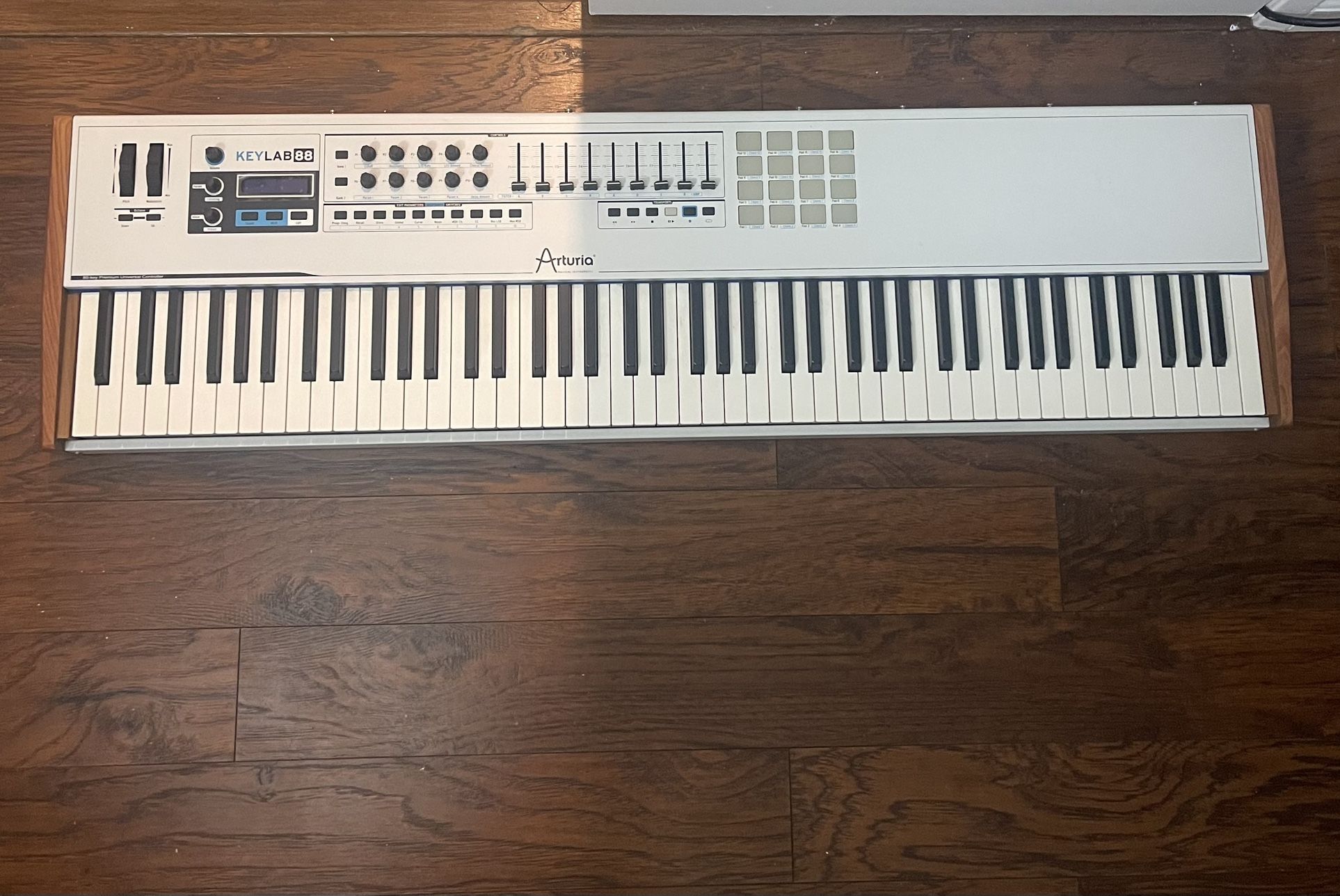 Arturia KeyLab 88 - MIDI Keyboard Controller 