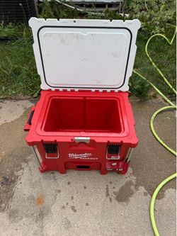 Milwaukee pack out cooler.
