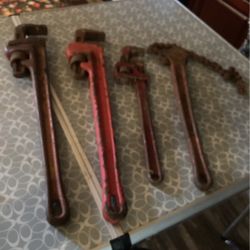 Pipe wrenches 