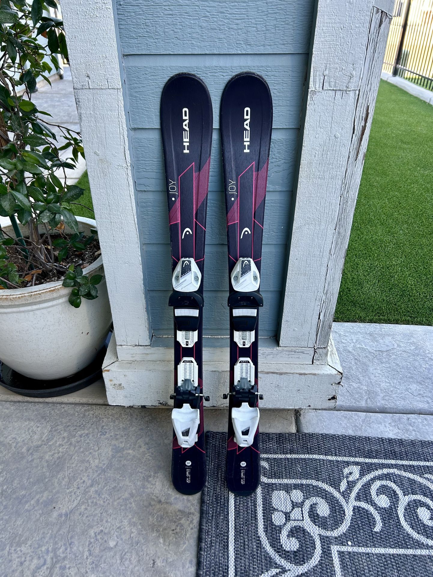 ATOMIC SKIS WITH BINDINGS 97cm