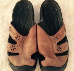 KEEN SAN MATEO women's Soft Brown Leather Slip On Slides Mules Shoes Sz 8/38.5