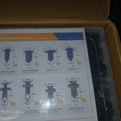 350z Bag Of Plastic Pegs 240pc Bumber Retainer Clips Rivvets 5$
