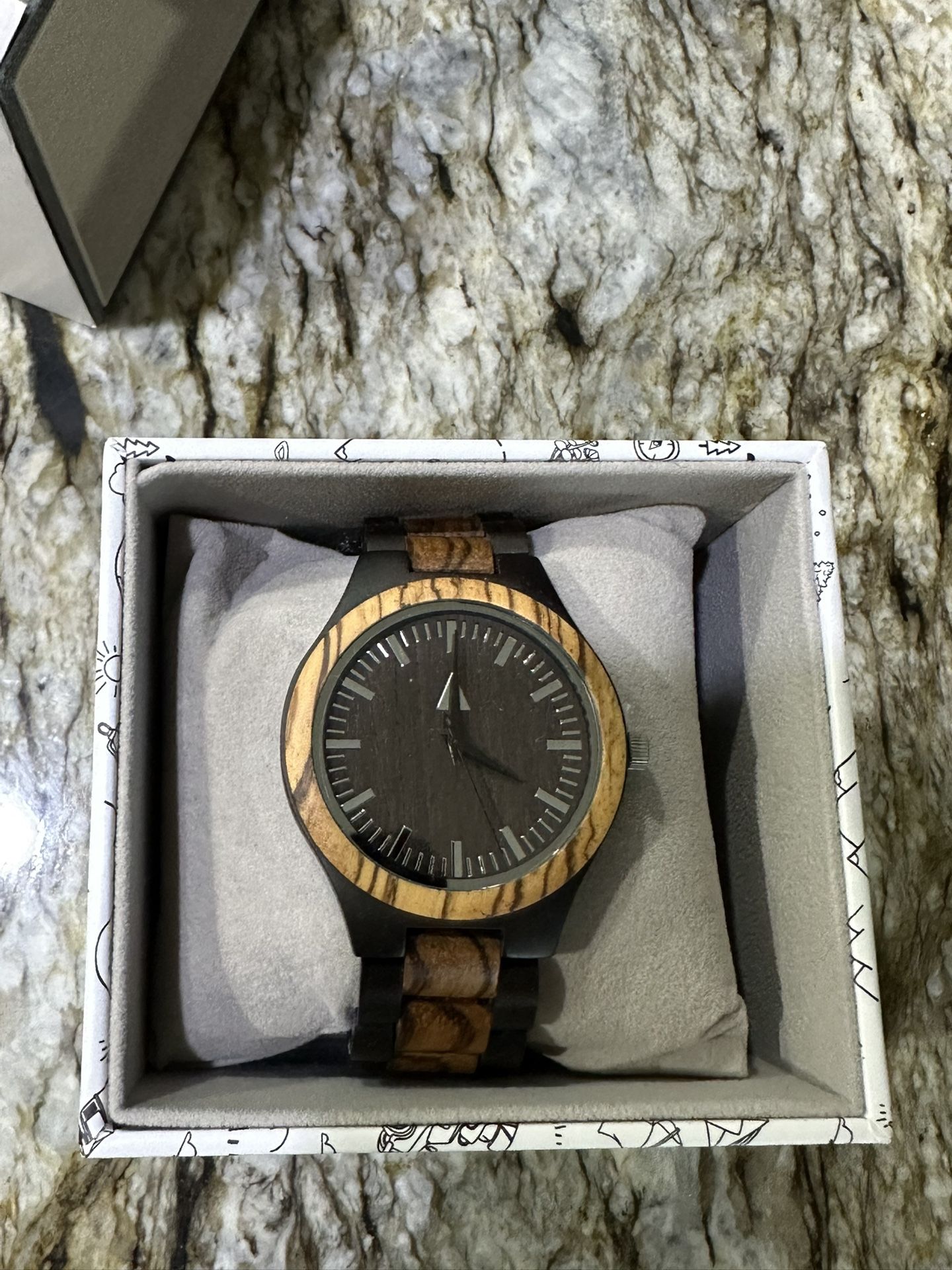 Men’s Watch tree Hut