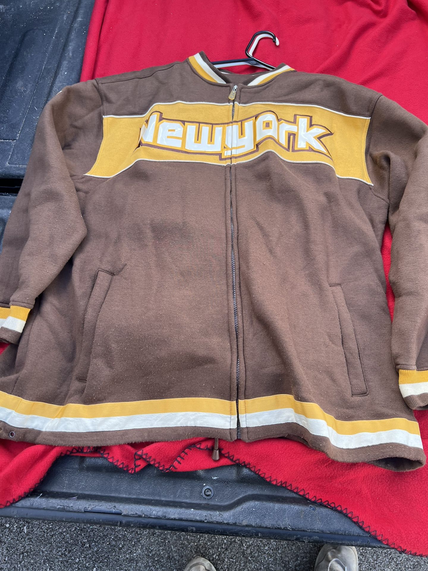 Veezo Wear Mens Football Jacket & Pants New York Brown 100% Acrylic Fleece Sz XXL. Elastic on pants is worn out but has draw string