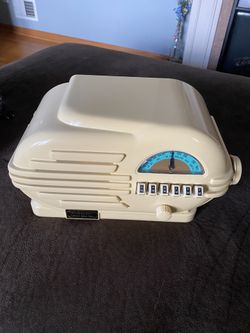 Nice retro vintage radio works fine
