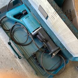 Makita Saw Zall Like New 