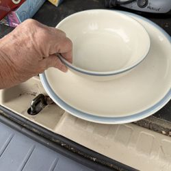 Set of Ceramic Dishes 